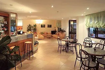 Punta Faro Hotel 2*