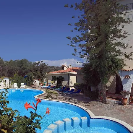 Punta Faro Hotel 2*